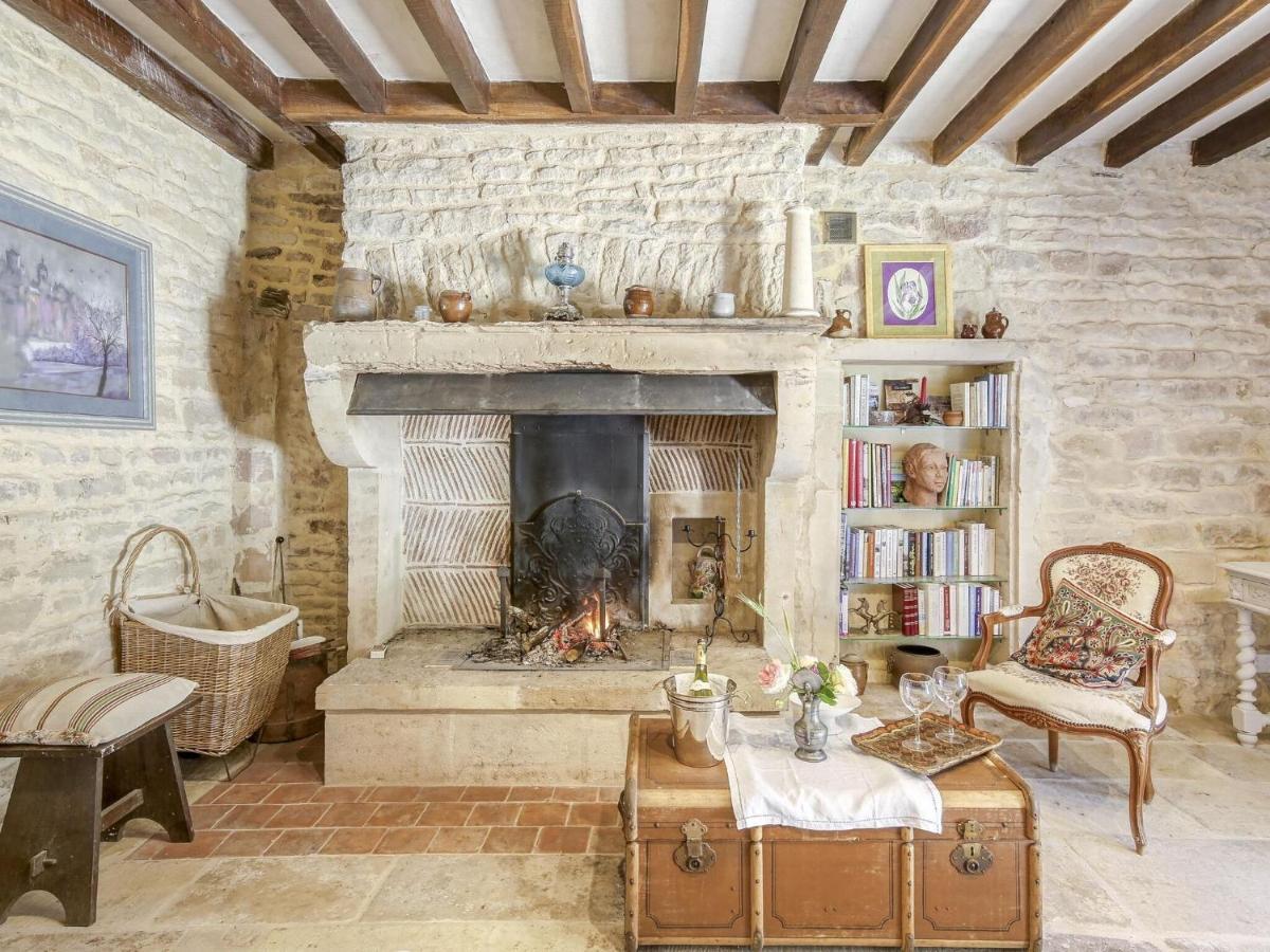 Burgundian Farmhouse In Talon With Fireplace Exterior photo